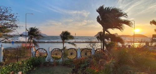 Prachuap Khiri Khan House | SeeSea Thai wooden house on beachfront