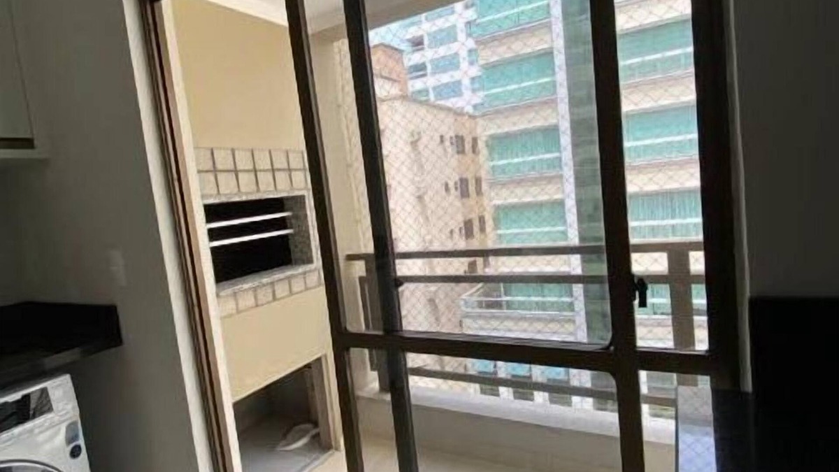 Castelo Branco Apartment | SEGURO, 2 QUARTOS, TODO REFORMADO, 200m DO MAR, WiFi