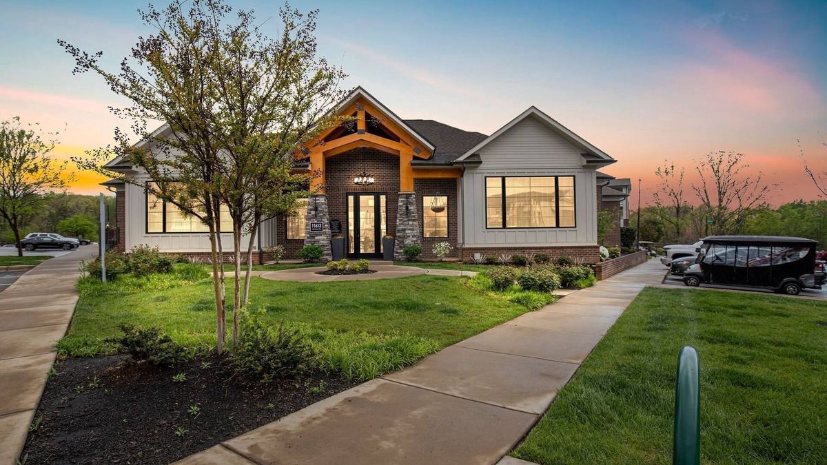 Farragut Apartment | Seize Serenity: Overlook at Farragut - Knoxville's Ultimate Urban Escape