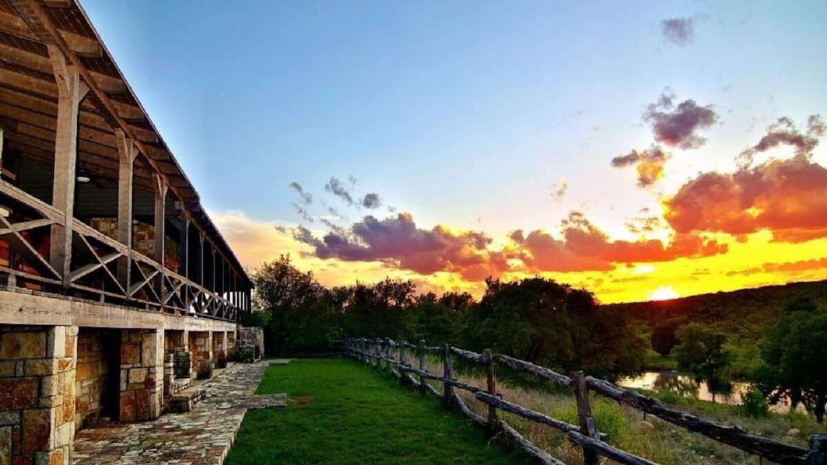Voca Cabin | Selah Springs Ranch- Large Family Reunion/Retreat Ranch on the River- Sleeps 60