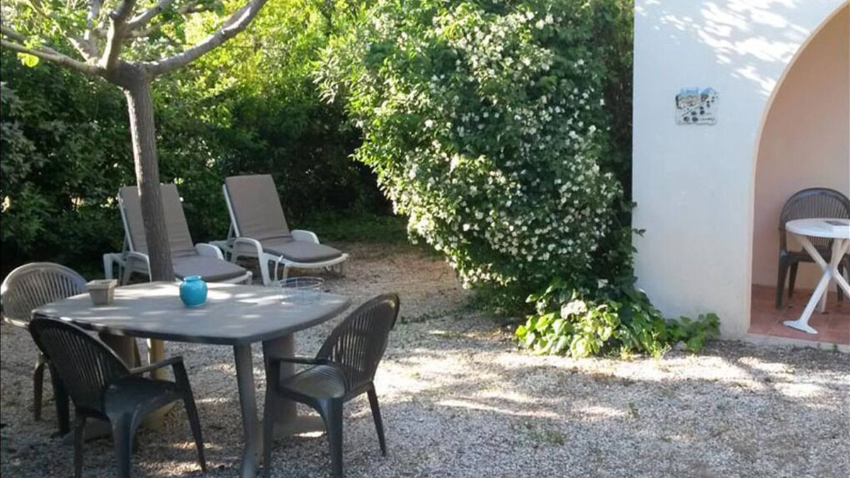 Le Brusc Cottage | Self-catering cottage 400m from the beach, run by olive growers