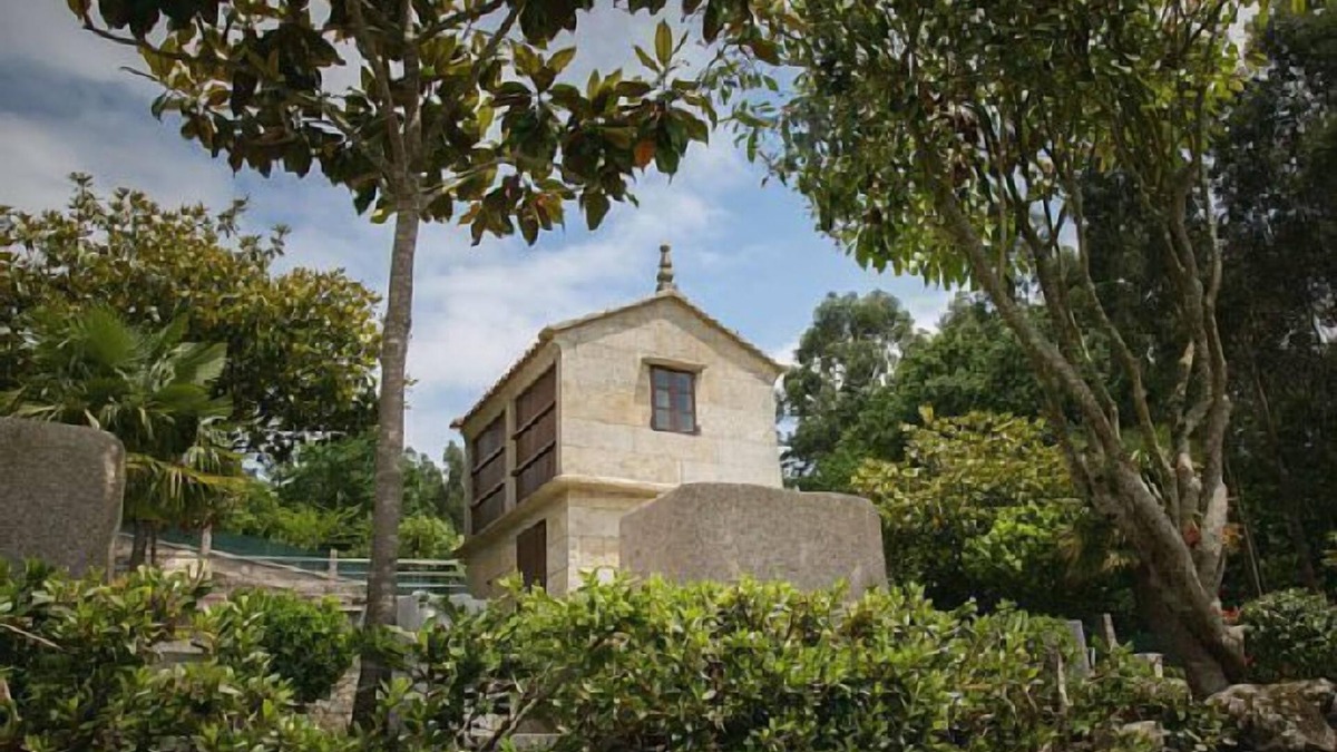 Cuntis Cottage | Self catering Antonio De Sofia for 12 people
