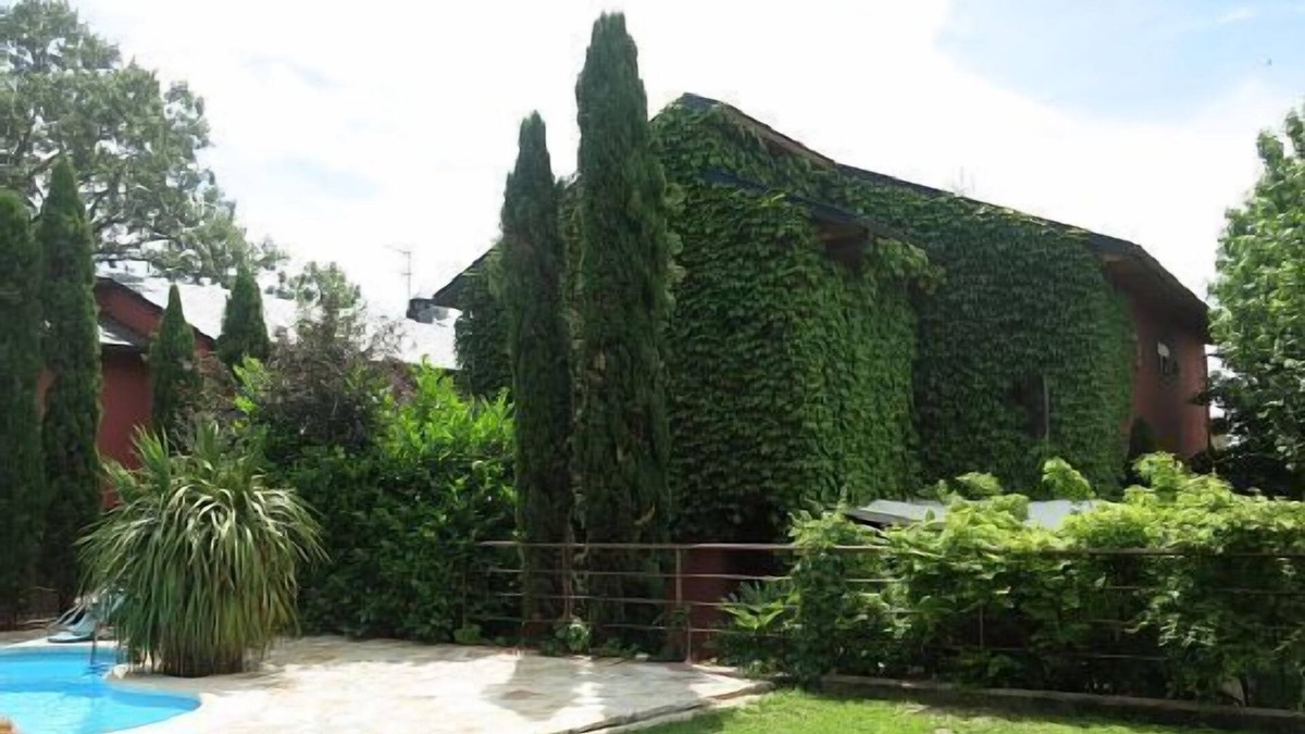 Navacerrada Cottage | Self catering Chalet Piscina Privada for 9 people