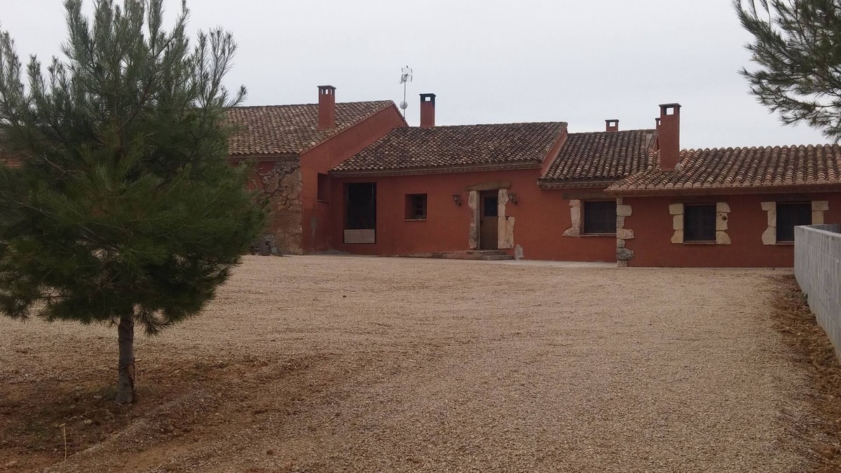 Torrelles de Foix Cottage | Self catering Can Cruset Agroturisme for 16 people