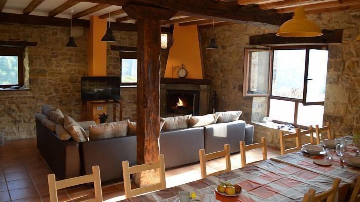 Esteribar Cottage | Self catering Etxegibel for 14 people