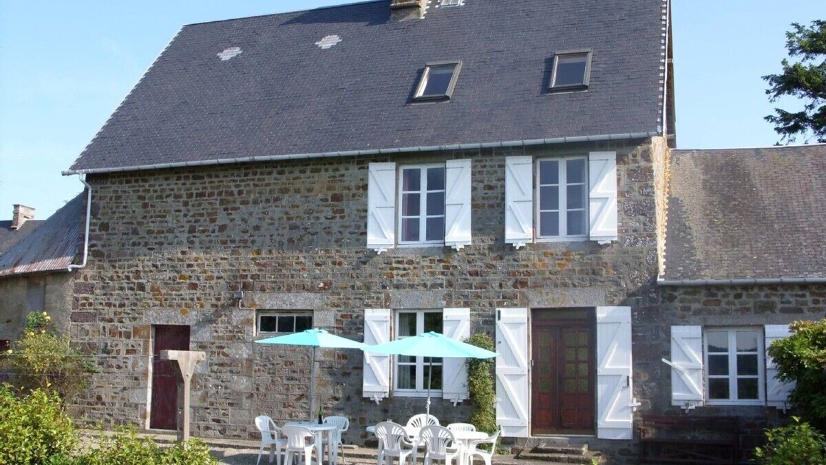 Sourdeval-les-Bois House | Self catering holiday farmhouse, beautiful scenery, hamlet, nr coast, Normandy