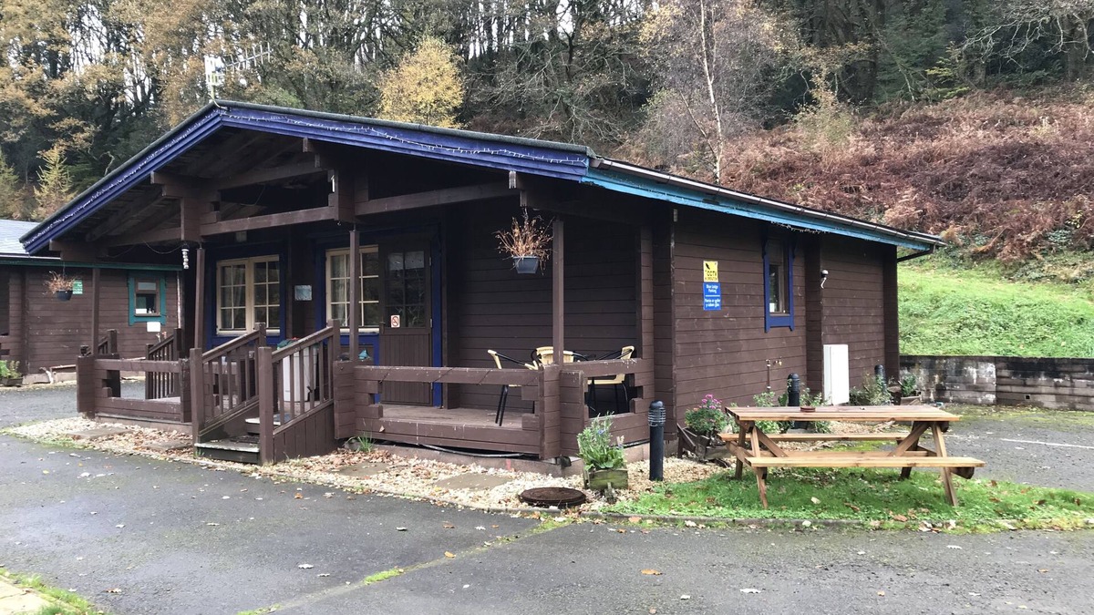 Ynysddu Cabin | Self Catering Holiday Lodge set in 6 acres of wooded Hillside in South Wales