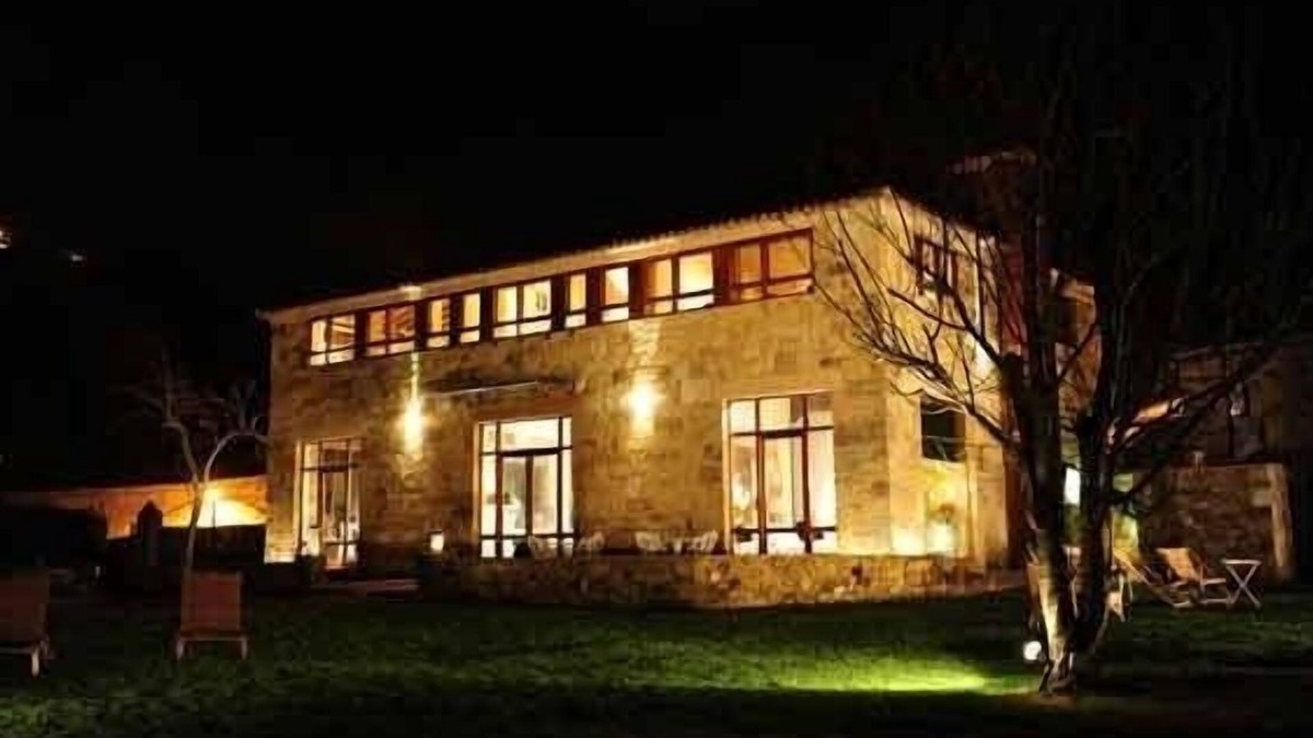 Molledo Cottage | Self catering La Finca del Monasterio for 10 people