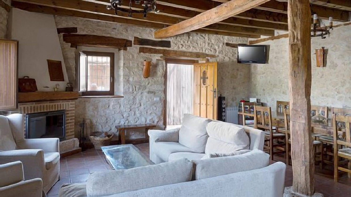 Aldeasona Cottage | Self catering Los Yeros for 17 people