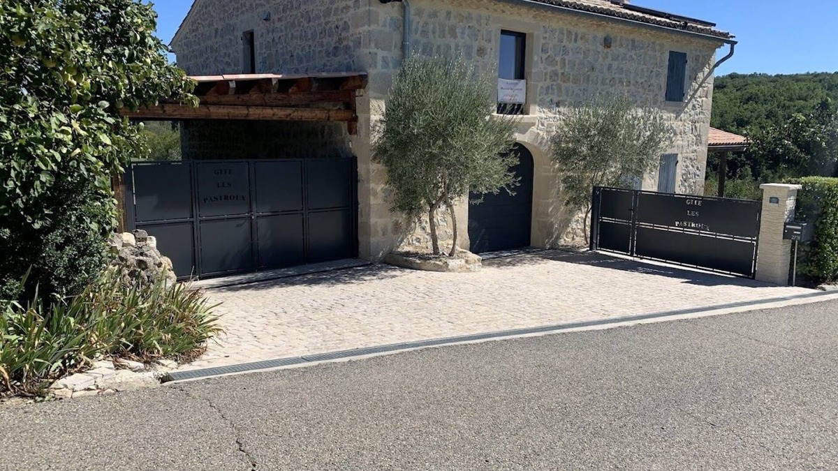 Saint-Remeze House | Self-catering vacation home for 6 to 10 people adapted for PMR in St Remèze Swimming pool