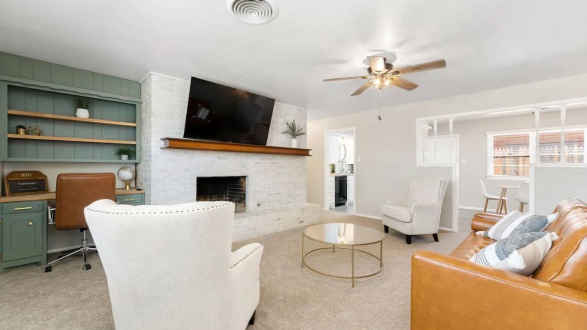 Lubbock House | Self Check-in/Full kitchen/Central location