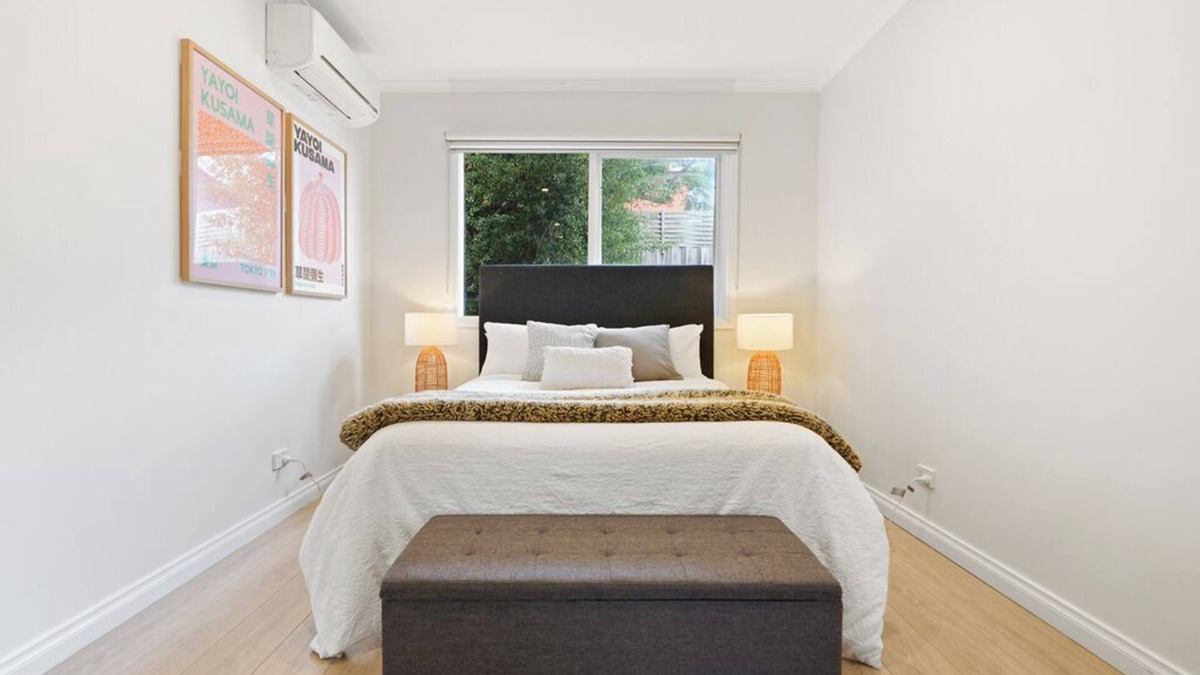 St. Kilda East Villa | Self Contained Unit in Central Location