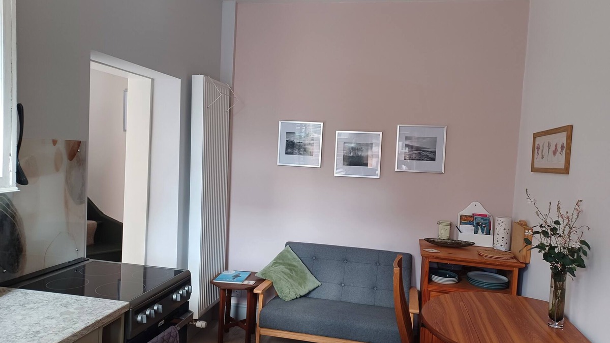 Crewkerne Apartment | Self-contained 1 double bedroom annex in Crewkerne