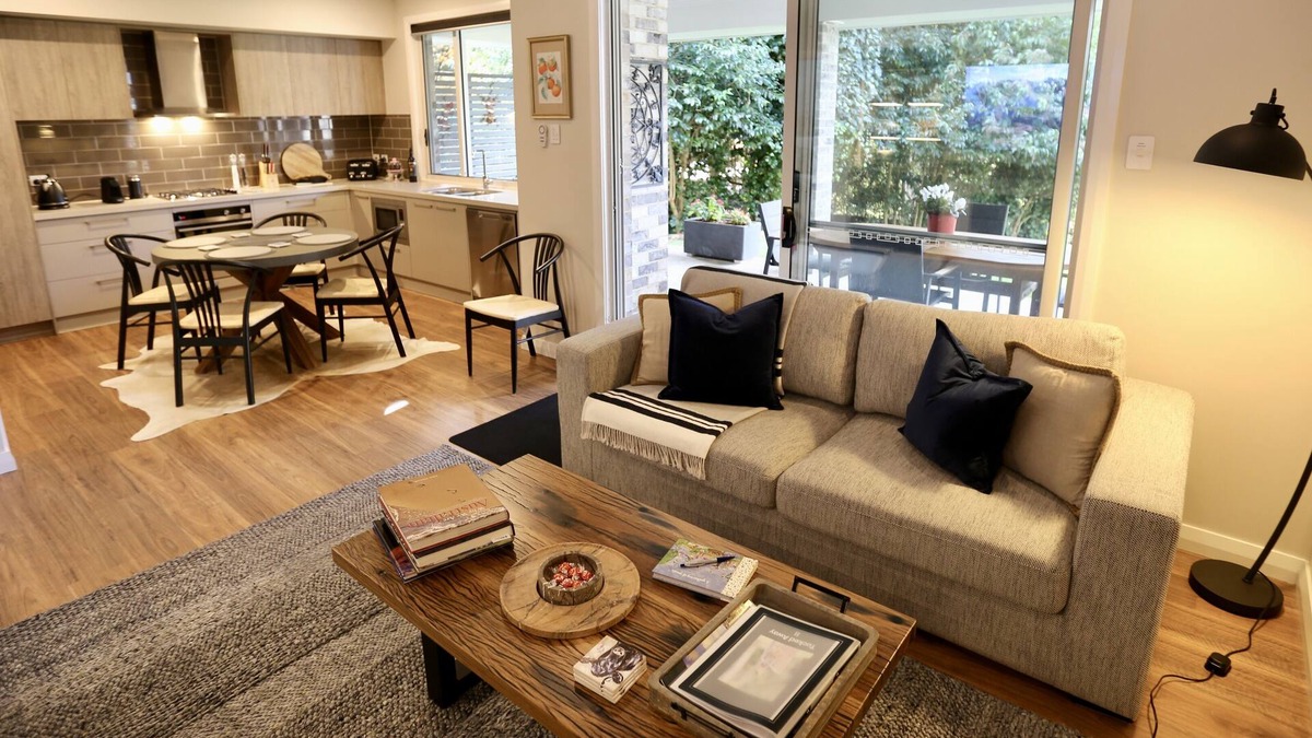 Mittagong Cottage | Self Contained Cottage in Bowral with Fireplace