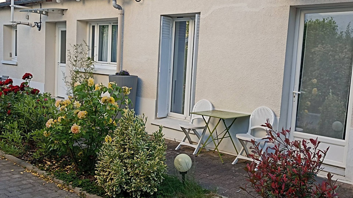 Garches Apartment | Self-contained T4 apartments just outside Paris for 2 families/friends