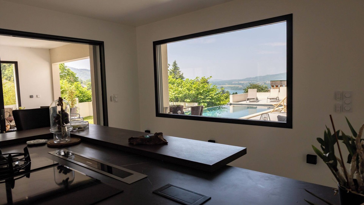 Montferrat House | Selha luxury house Montferrat magnificent lake view + infinity pool 180m2