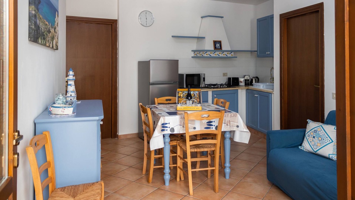 Favignana Apartment | SELINUNTE Apt: Mediterranean-style in the center of Favignana, 300m from Sea