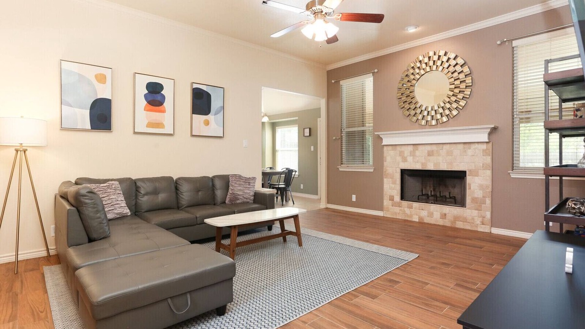 Schertz House | Selma Retreat - Central to SA/NB and close to Randolph AFB