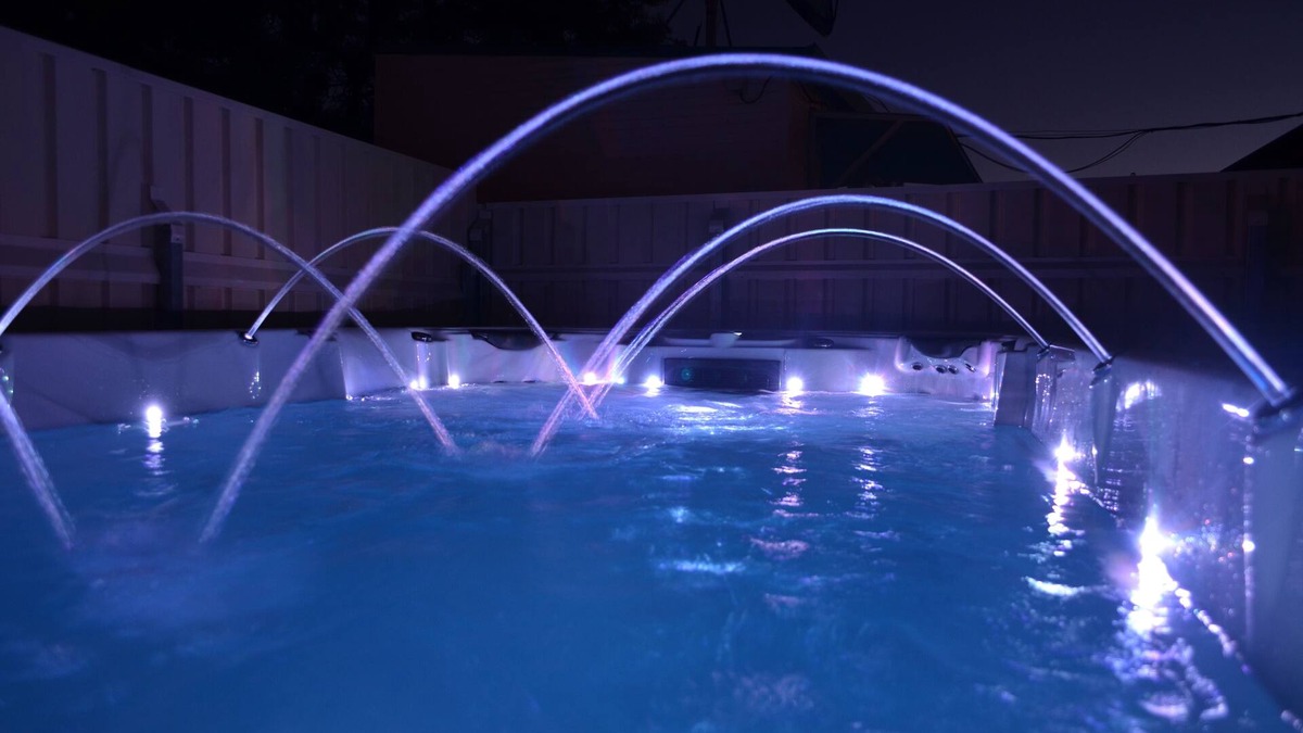 Semaphore House | Semaphore Sea Breeze-Family Beach/Pool Holiday. 450m to Beach. 20 min to airport