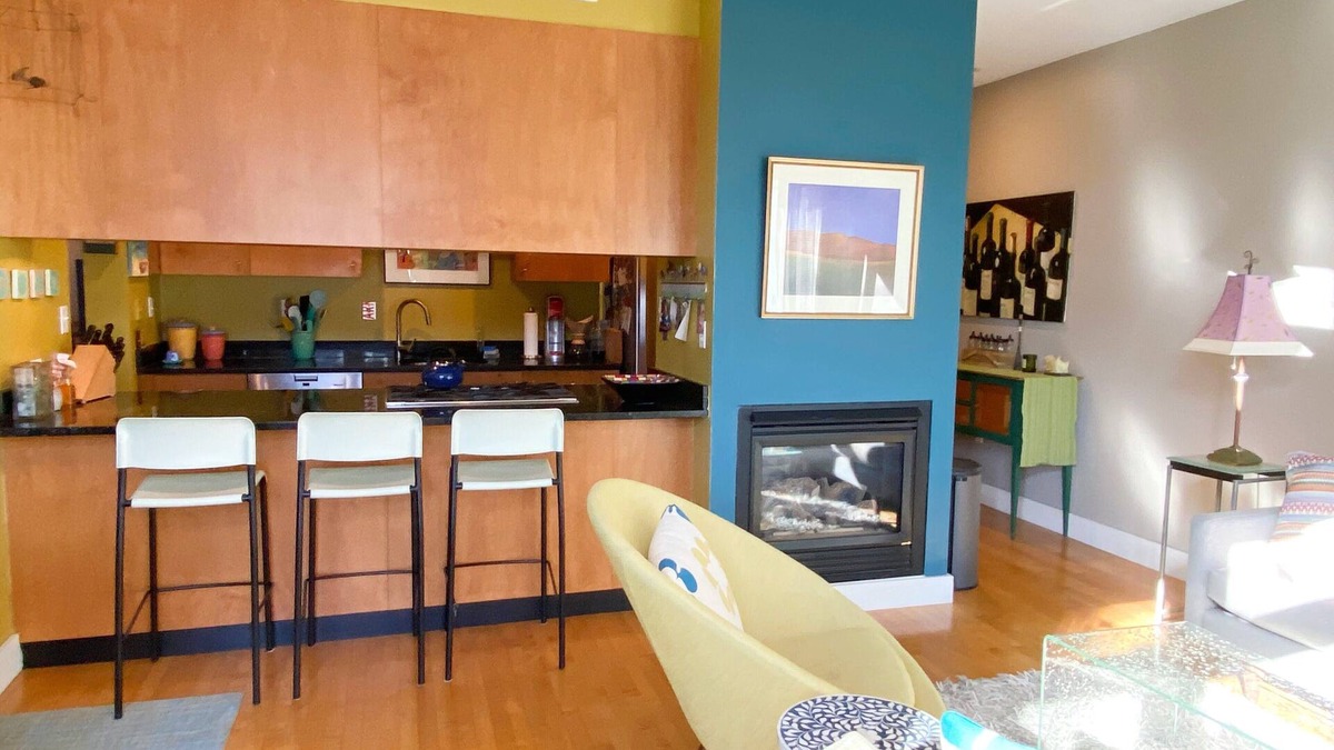 Ward Two Condo | Semester/year rental 10 minute walk to Harvard University