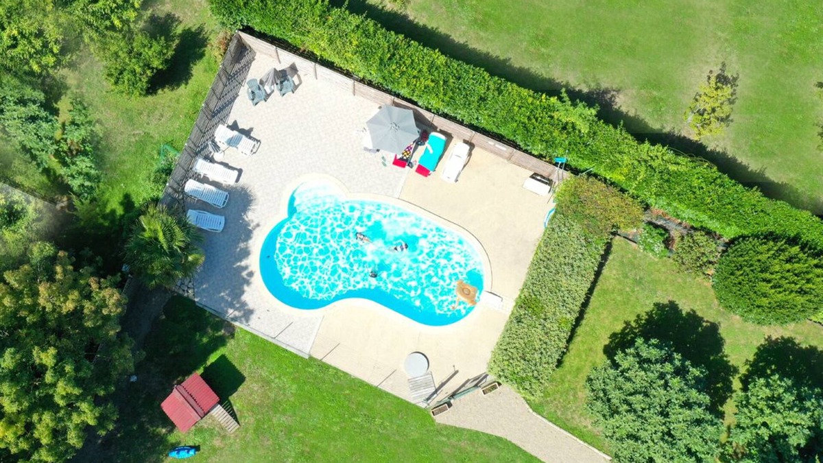 Angles Cottage | Semi-detached cottage with heated pool 5km from the beach