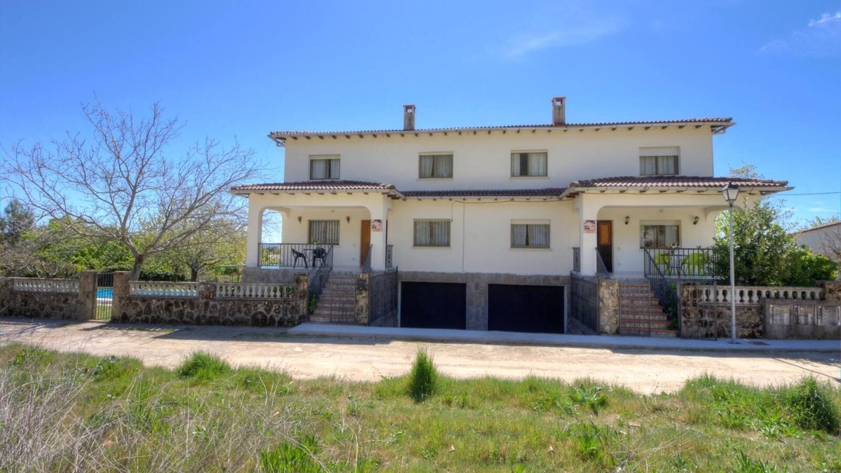 Piedralaves Apartment | Semi detached houses with swimming pool and barbecues