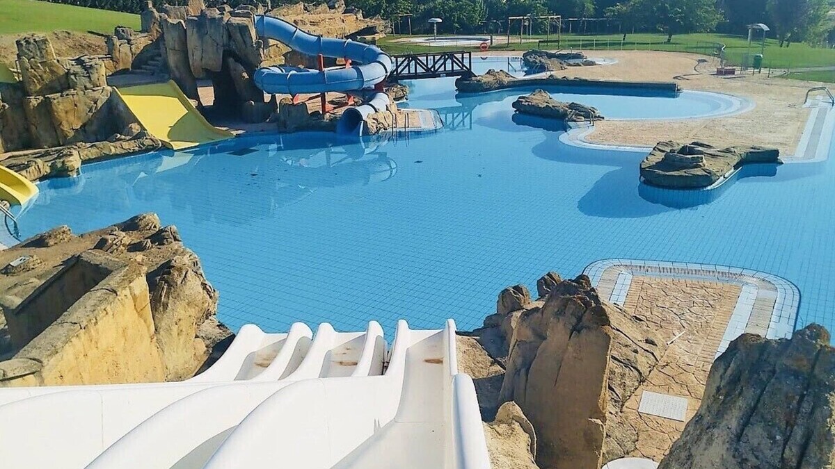 Viana House | Semi-detached house 6Kms from Logroño, with breakfast and pool! In wild nature.