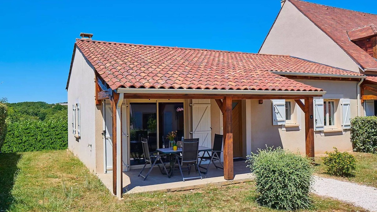 Lanzac Villa | Semi-detached villa, 1 bathroom, sleeps 4