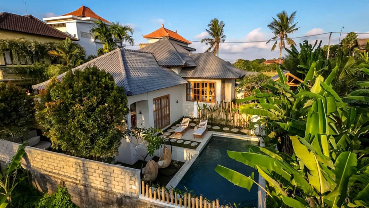 Singakerta Villa | Semiramida Villa by EVDEkimi – Elegant 2BD w/pool, open-air bath, patio - Long stay extras