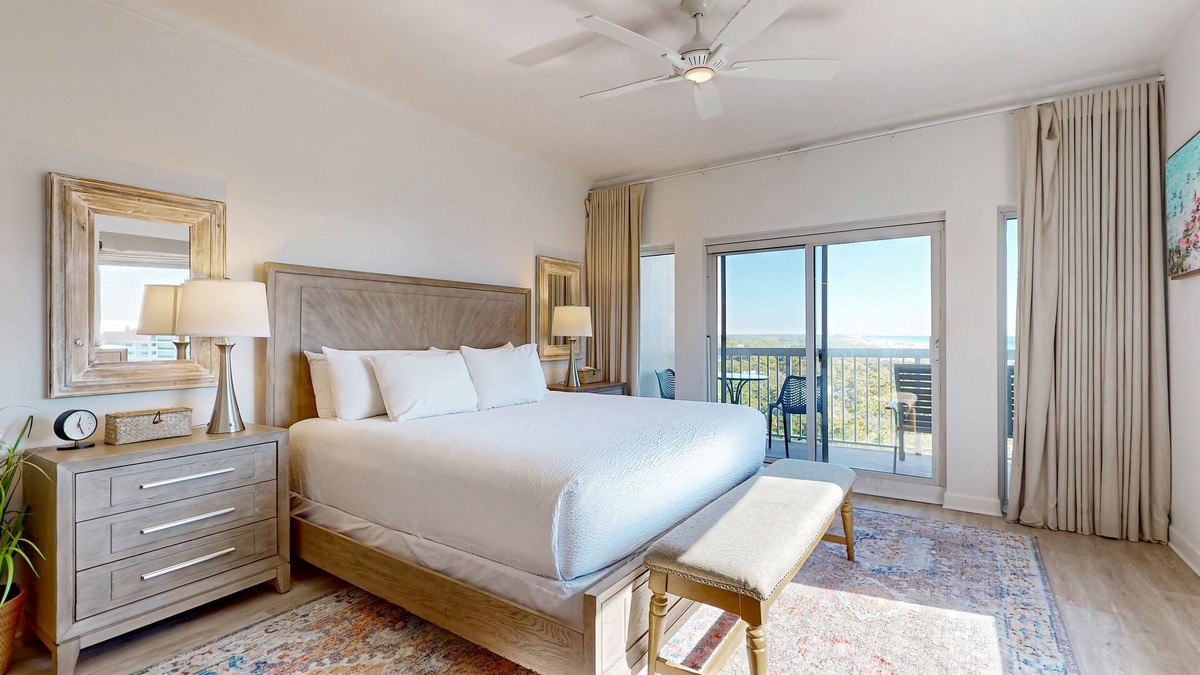 Sandestin Apartment | Sensational studio near the beach w/great ocean views, shared pool and hot tub