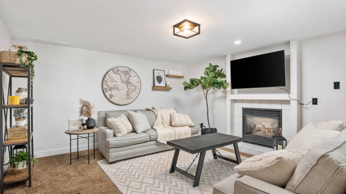 Old Evergreen Highway House | Sensationally Furnished *Hot Tub*, Pet Friendly, Game Room w/Ping Pong, Foosball, Darts, Etc