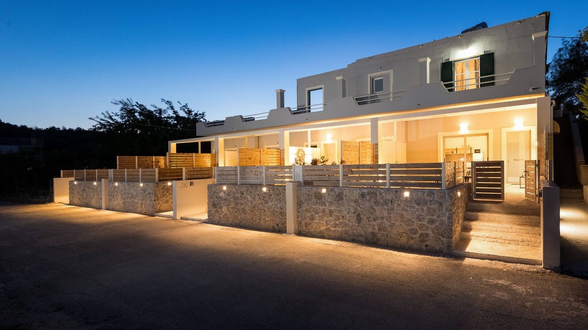 Dassia Apartment | Senses Suite Tessera: Luxury, renovated Apartment in Corfu