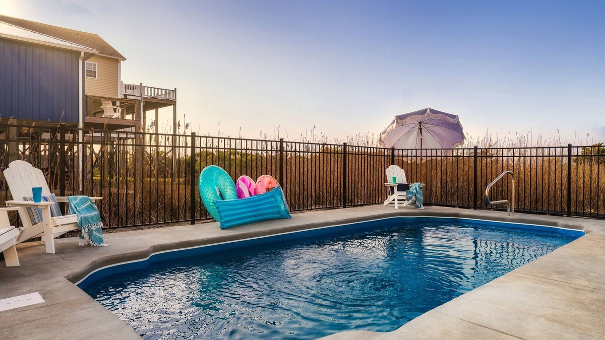 Sneads Ferry House | Sep 28-30! Book Group Stay! Pool! Views! Hot Tub!