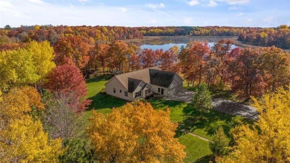 Nisswa Cabin | Sept 26 & Oct 4 Open! Golf getaway,Lake Edward, Mins to Nisswa, Hot Tub, Game Rm