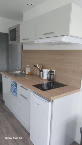 Saint-Etienne-du-Rouvray Apartment | SER3 votre F2 avec wifi et parking à Saint-Etienne-Du-Rouvray