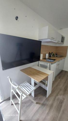 Saint-Etienne-du-Rouvray Apartment | SER4 studio avec WIFI et Parking à Saint-Etienne-Du-Rouvray