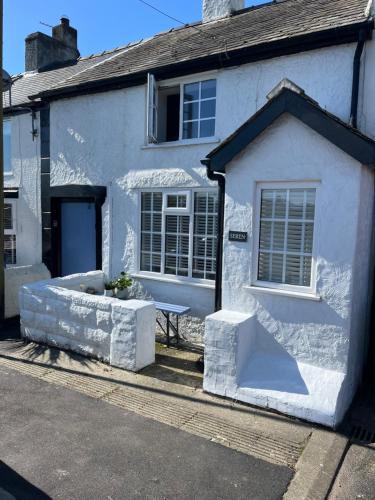 Malltraeth House | SEREN cottage