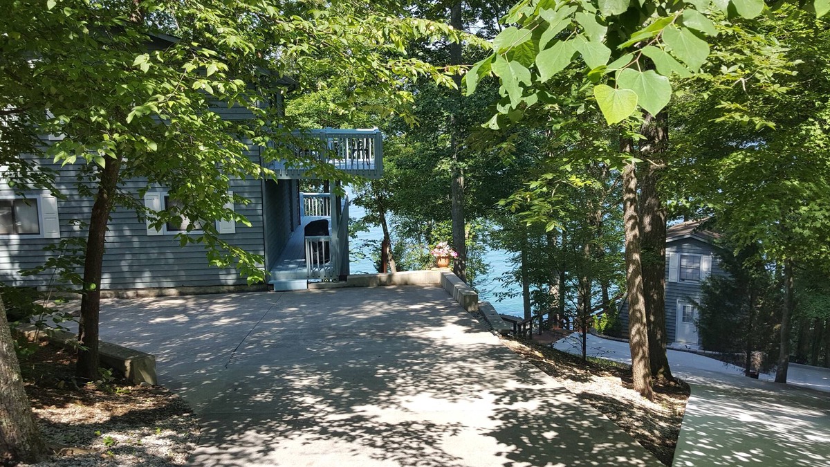 Big Creek House | Serendipity at Cove Pointe - 400 feet of private Lake frontage on Big Creek