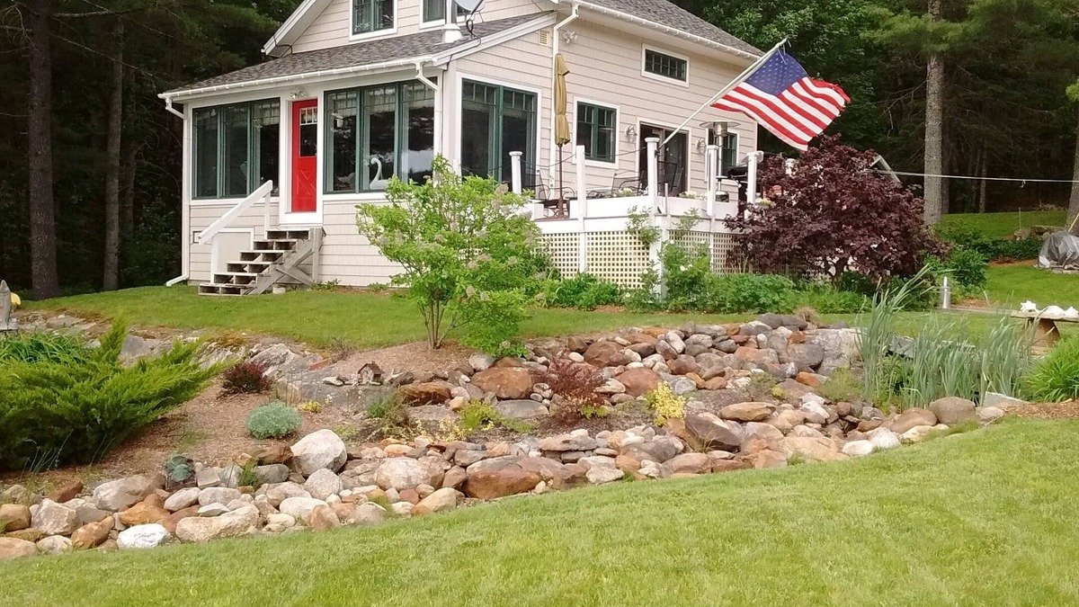 Hope House | Serendipity Cottage by Lermond Pond