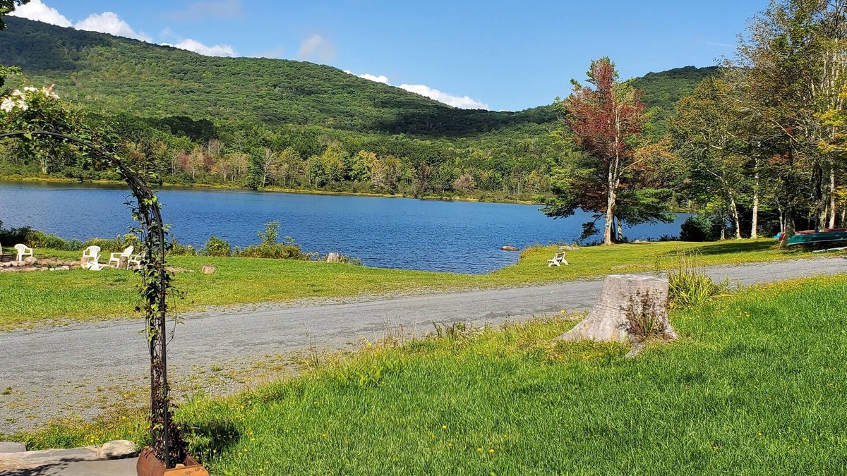 Windham House | Serendipity Lake House on Lake Heloise. Beautiful private 4000 sq ft lodge