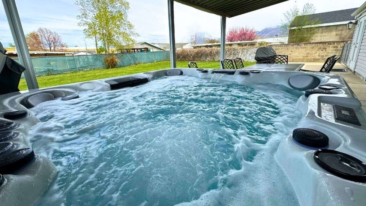 Murray House | Serene 1600 Sq Ft Home Near Dimple Dell Park