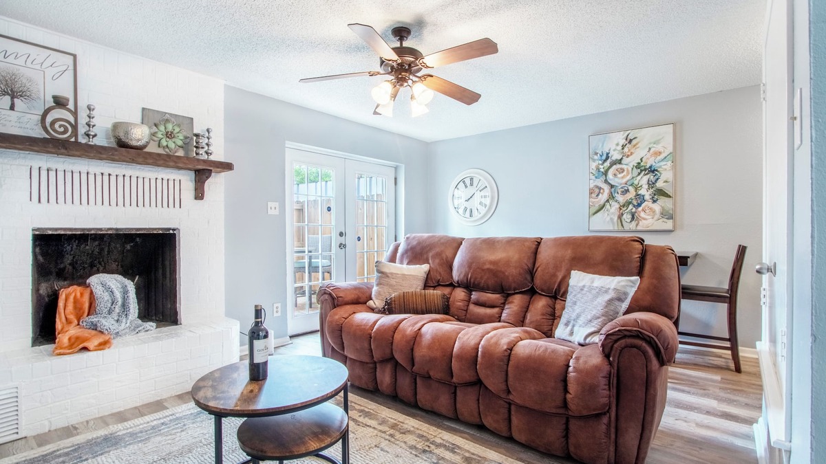 Longview House | Serene 2 Bdr Townhome in the Heart of Longview