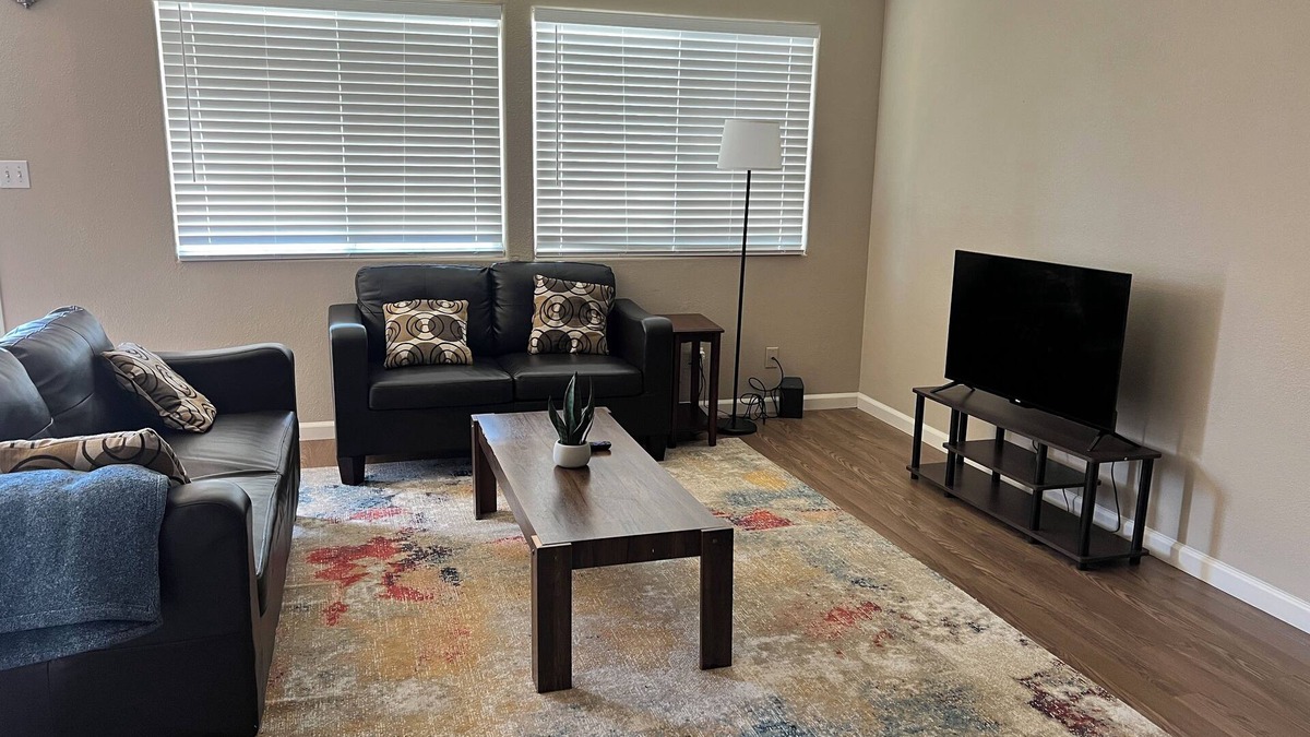 Fresno Condo | Serene 2bed/1bath condo with parking