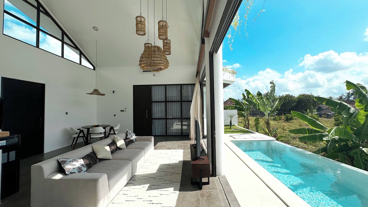 Sukawati Villa | Serene 2BR Villa - Infinity Pool & Green Views