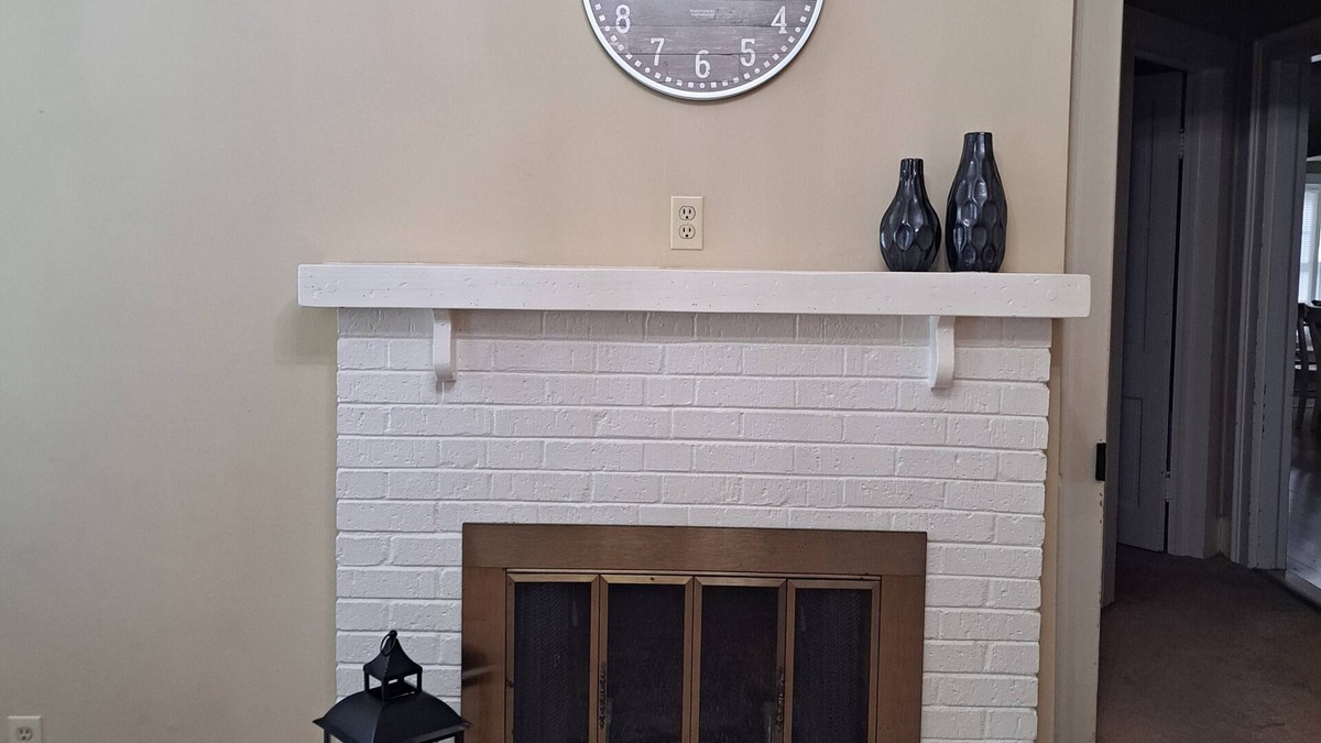 Whiteville Apartment | Serene 3-bed, 3-bath apartment with AC in charming Whiteville