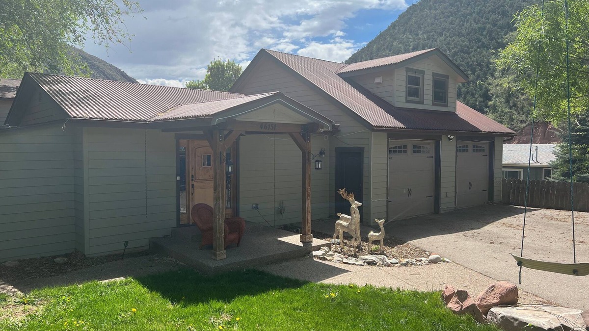 Glenwood Springs House | Serene 4-bedroom house with WiFi just outside Glenwood Springs