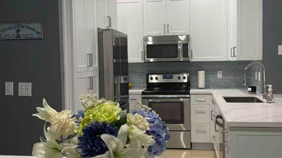 Deerfield Beach House | Serene 4-Bedroom Retreat in Gated Community with Resort-Style Amenities