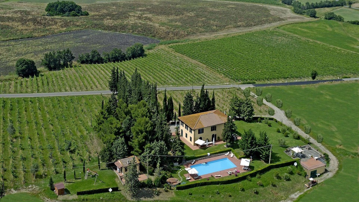Lajatico Apartment | Serene Apartment in Orciatico