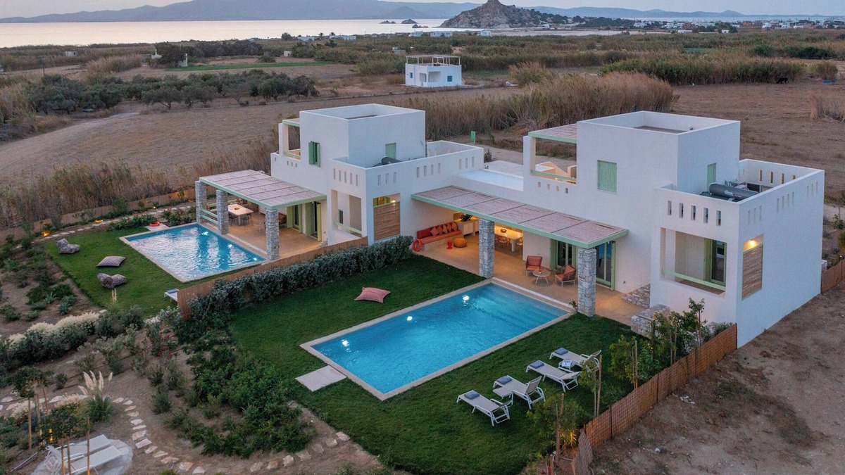 Naxos House | Serene Beach Villa With 2 Pools & Hot Tubs: Ideal For Reunions & Privacy| Plioni