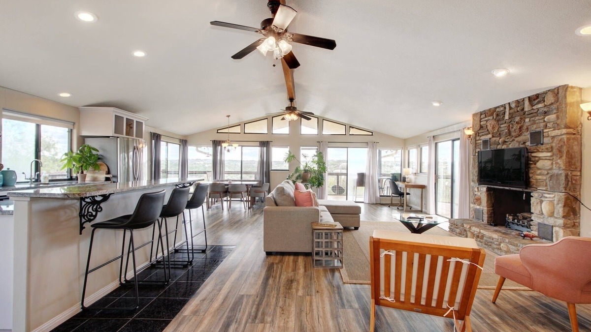 Burnet House | Serene Bungalow Amazing Views & Pool & Birdwatching!